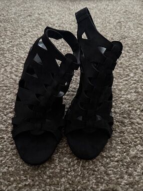 Source Unknown Black Suede Cutout High Heel Sandals